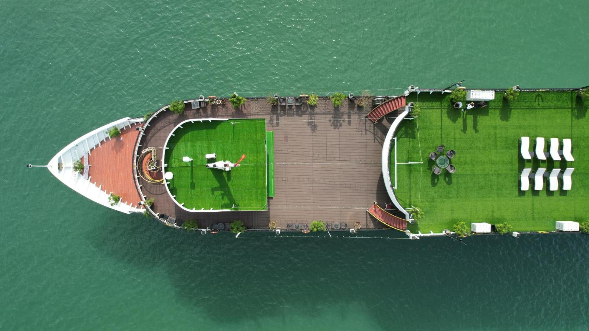Halong Aquamarine Royal Cruise Hotel Ha Long Exterior photo